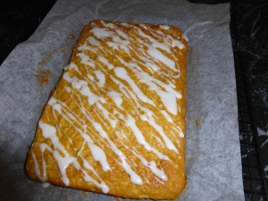 to finish: dust with icing sugar or spread with cream cheese frosting or lightly drizzle with lemon icing! Yum!